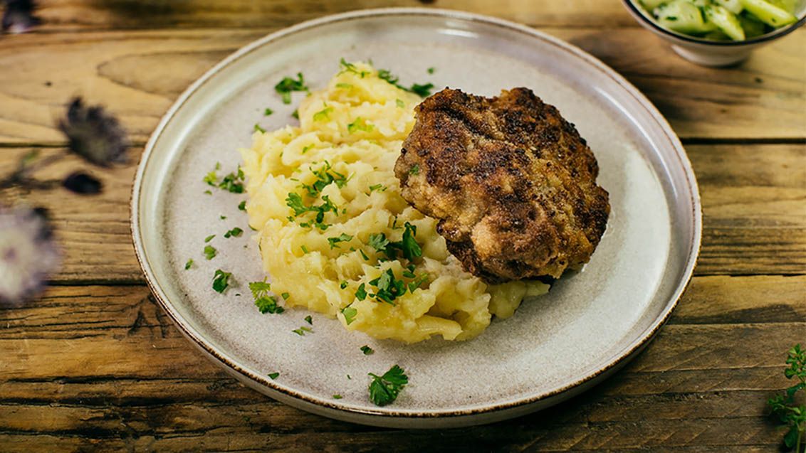 Minced Beef Cutlet with Cucumber Salad and Mashed Potatoes