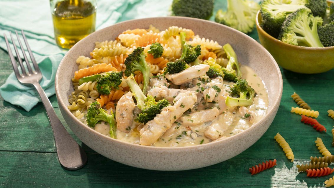 Chicken Strips with Niva Cheese Sauce and Pasta