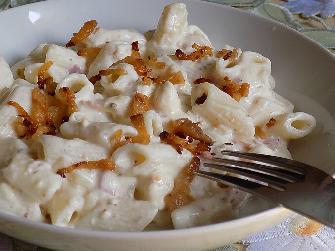 Pasta with Cheese and Sour Cream