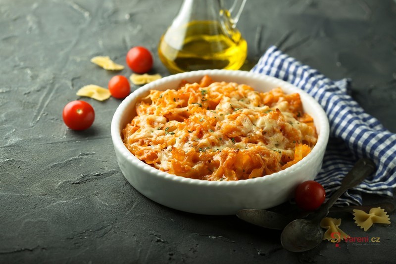 Baked Noodles with Tomatoes, Ham and Sweetcorn