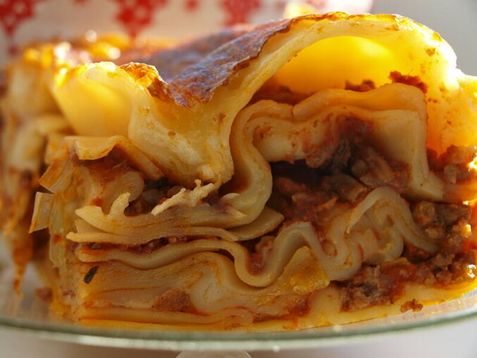 Klasické lasagne s masovou a sýrovou omáčkou