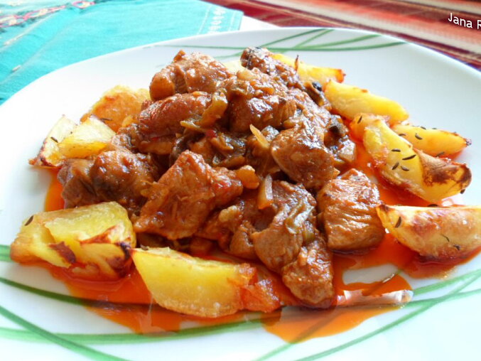 Sedlácké vepřové maso se žampiony a zelenými fazolkami