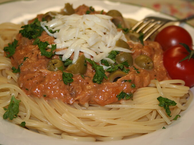 Spaghetti with Creamy Tuna Sauce