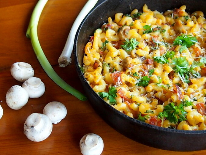 Baked Elbow Macaroni with Bacon and Mushrooms