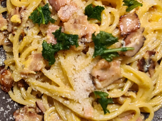 Špagety carbonara se slaninou