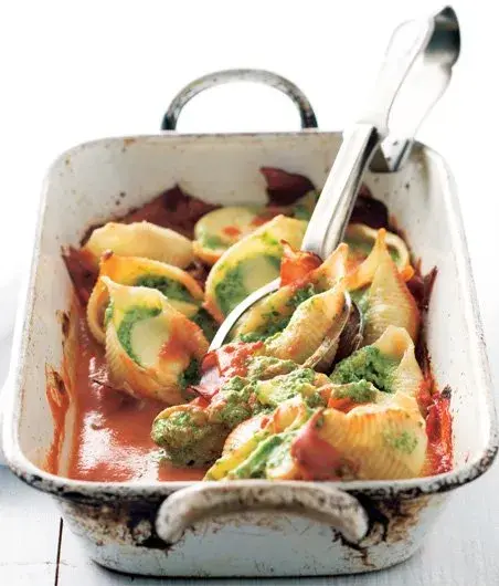 Conchiglioni Stuffed with Spinach Ricotta and Cheese