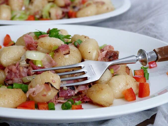 Butter-Fried Gnocchi with Ham, Leek and Cheese