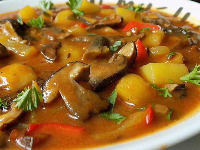 Potato Goulash with Bacon and Mushrooms