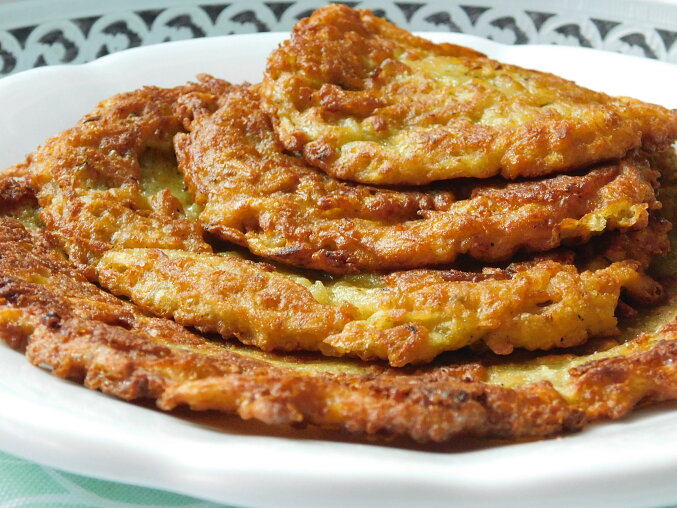 Bramborové placky s nivou (Czech Potato Pancakes with Blue Cheese)