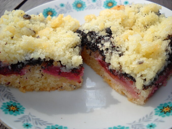 Quick Plum, Poppy Seed and Crumble Cake