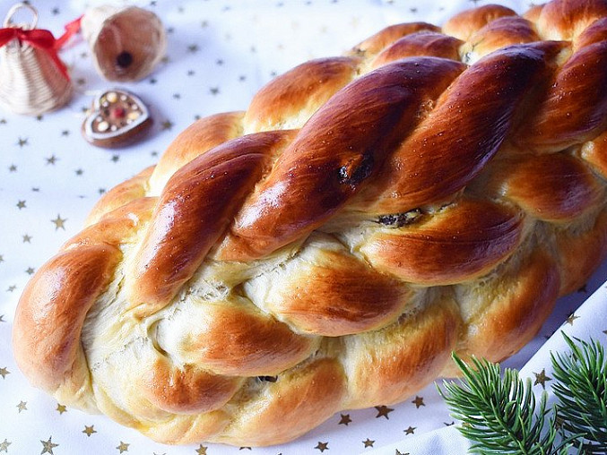 Nine-Strand Vánočka (Czech Christmas Bread)