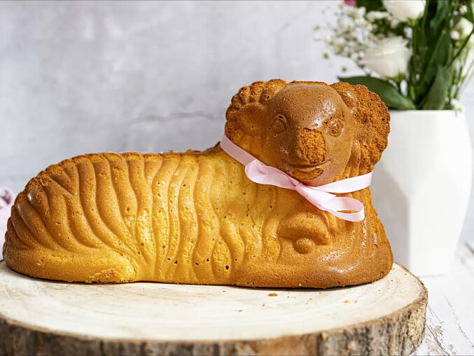 Fluffy Easter Lamb Cake