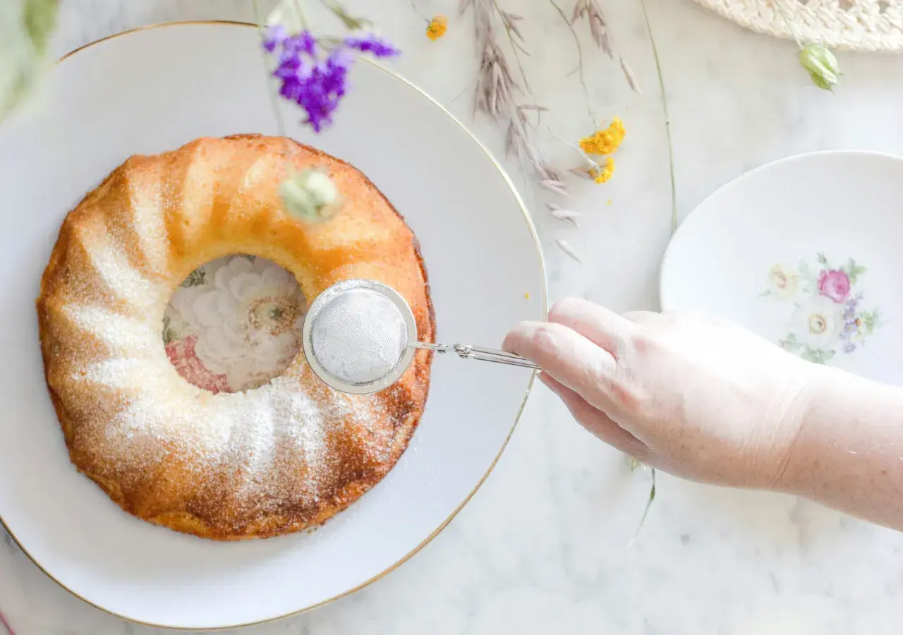 Kefírová bábovka (Czech Kefir Bundt Cake)