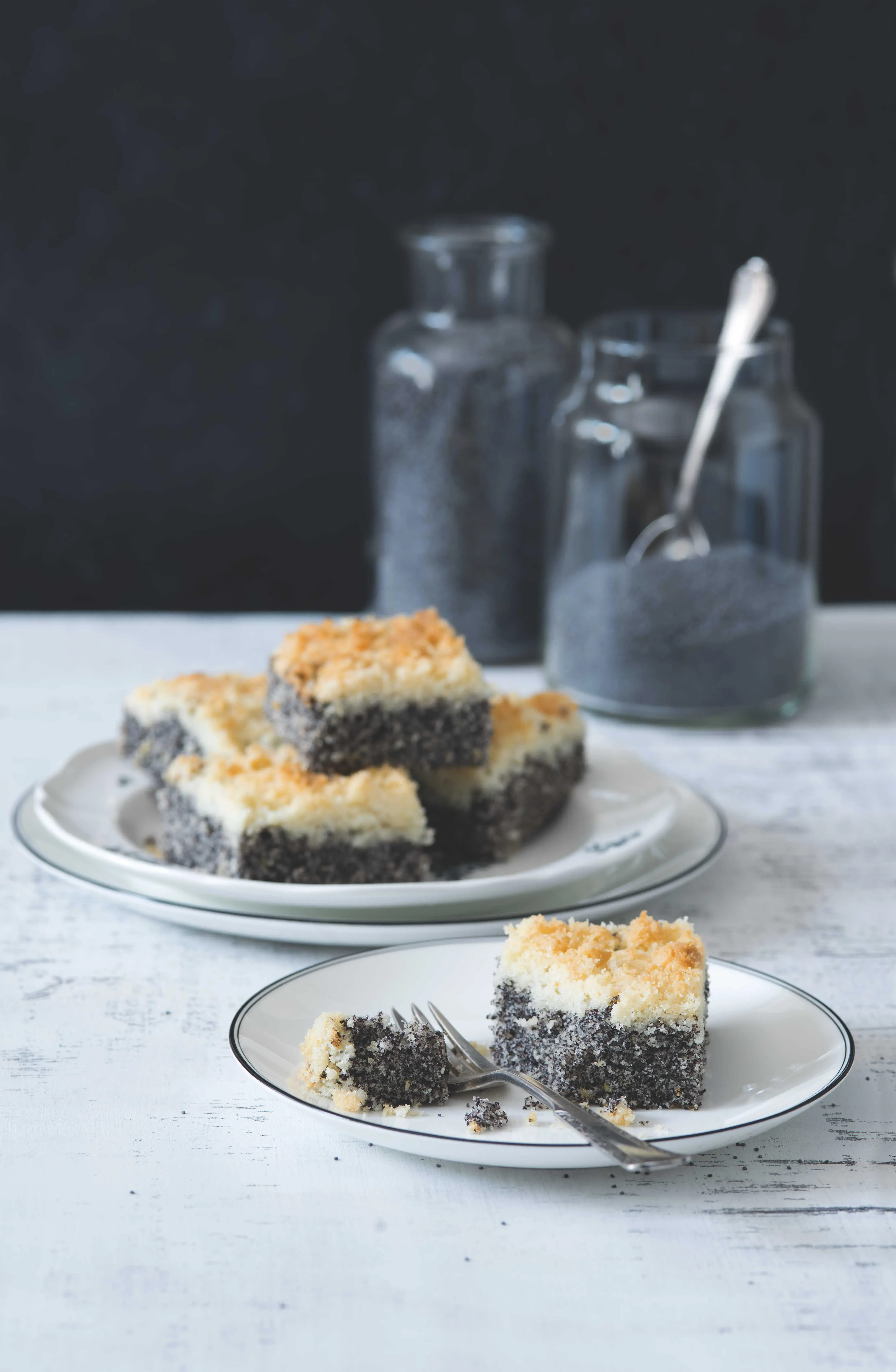 Moist Poppy Seed Cake with Crumble