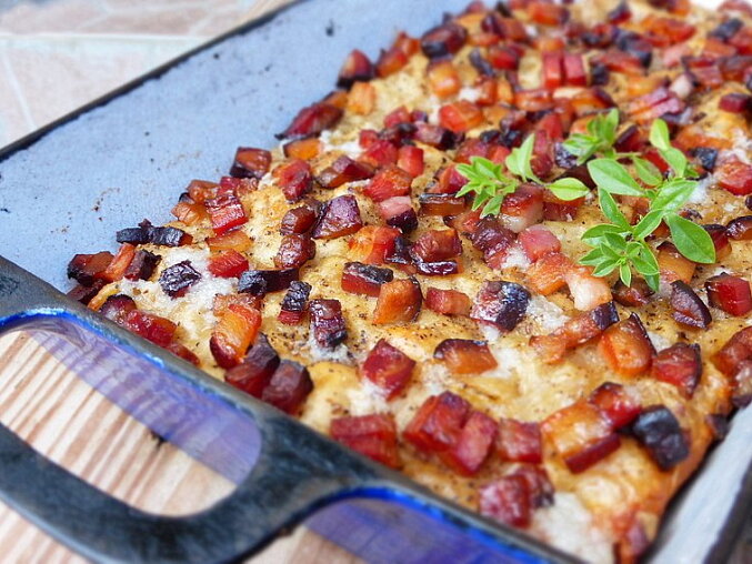 Meteník from a Baking Tray (Slovak Savoury Yeast Cake)