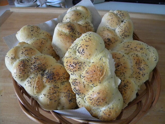 Housky a rohlíky (Czech Buns and Rolls)