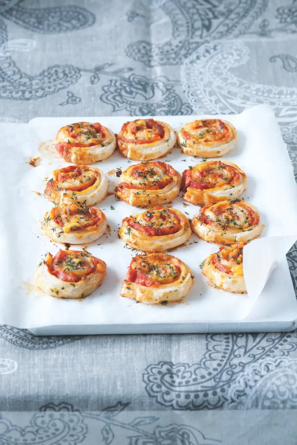 Pizza větrníky z listového těsta