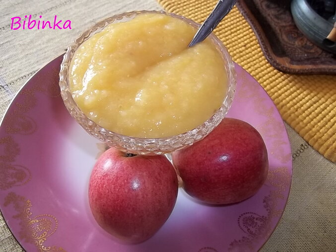 Apple Puree with Vanilla Pudding